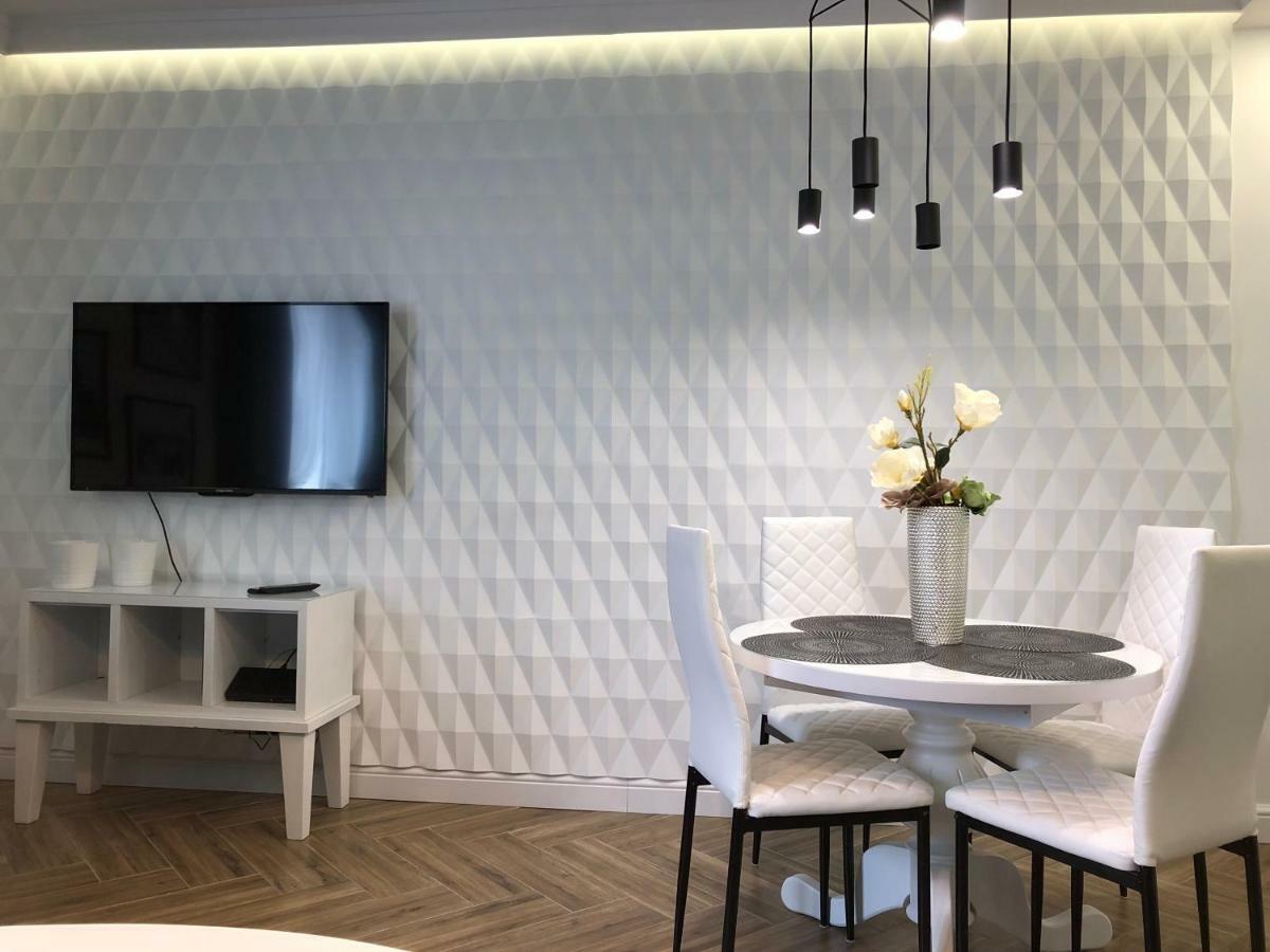 Family & Business Sauna Apartments Paderewskiego Sienkiewicza No2 Centrum Downtown - 2 Bedroom With Private Sauna, Bath With Hydromassage, Parking Kielce Luaran gambar